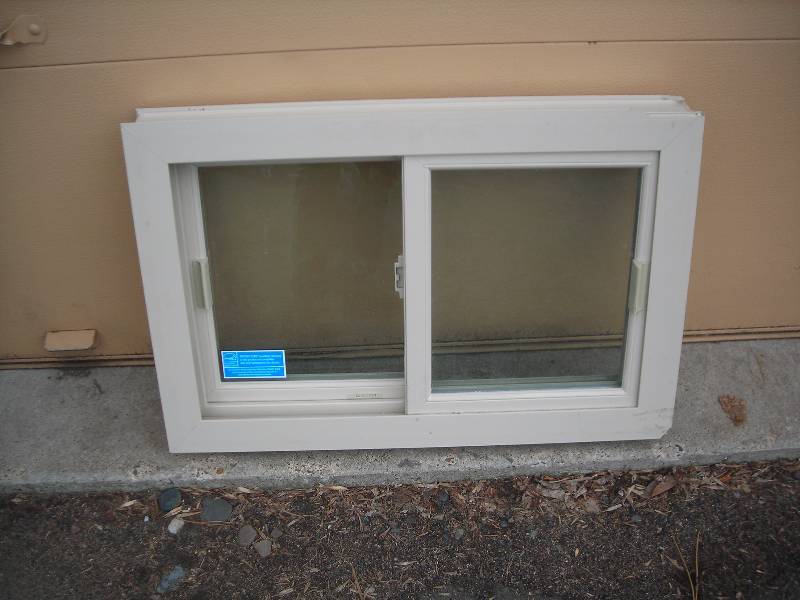 lot 24 image: Energy Star Window 28x20