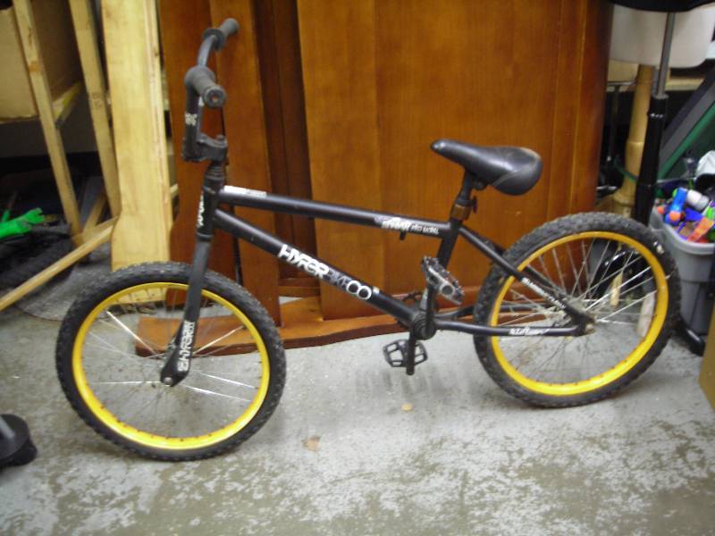 lot 32 image: Mike Spinner Pro Model Hyper Bike Co BMX Bike