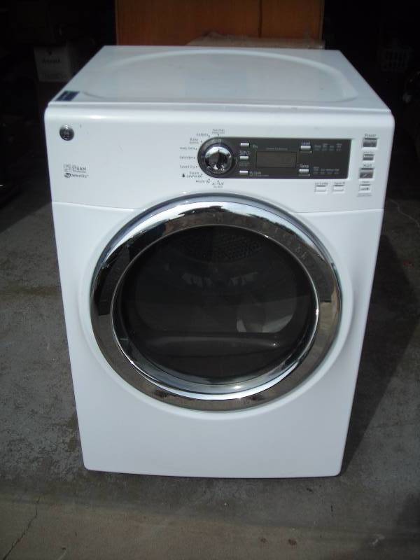 lot 35 image: GE Sensor Dry With Steam Technology Gas Dryer