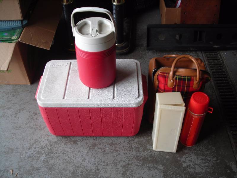 lot 52 image: Vintage Thermos Picnic Set, Insulated Beverage Jug, Cooler