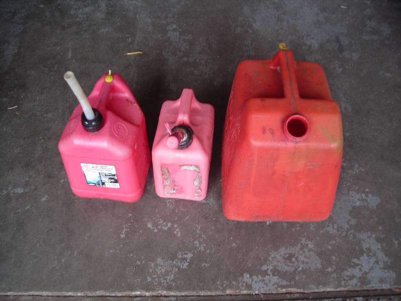 lot 54 image: 3-Gas Cans