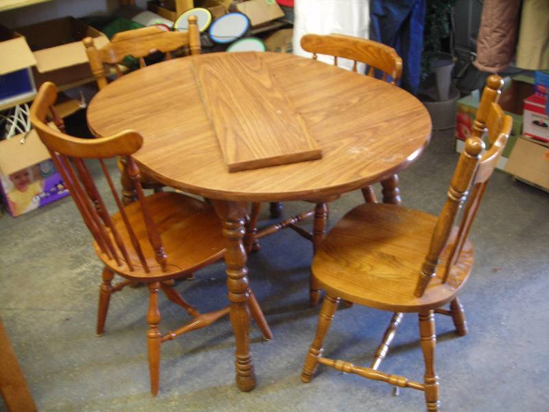 lot 72 image: Dining Set - Oval Table With 4-Chairs (Not All Match)
