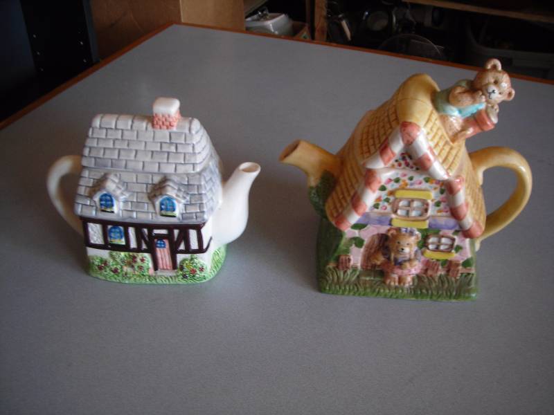 lot 85 image: 2-Ceramic Tea Pots