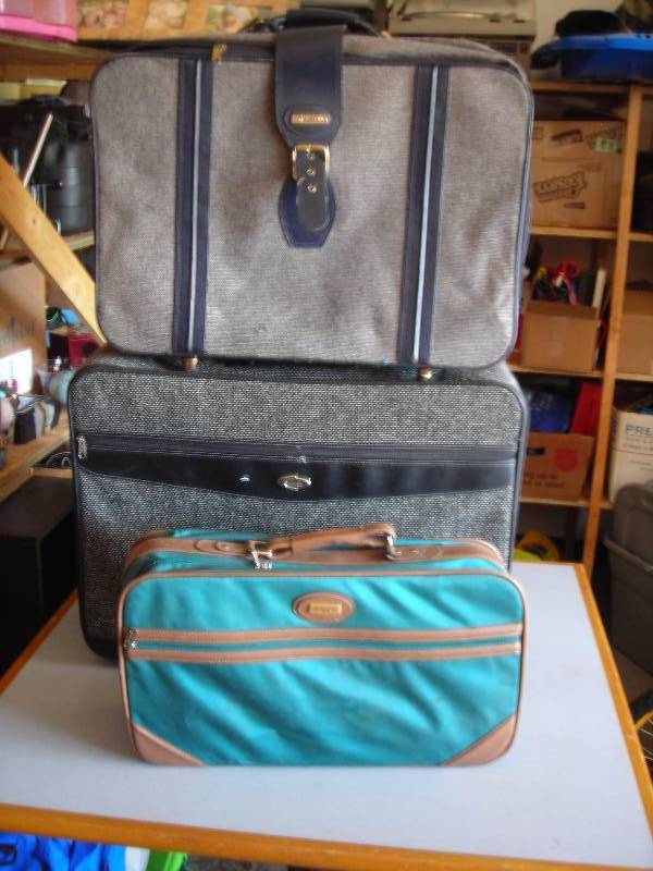 lot 93 image: 3-Pieces Luggage
