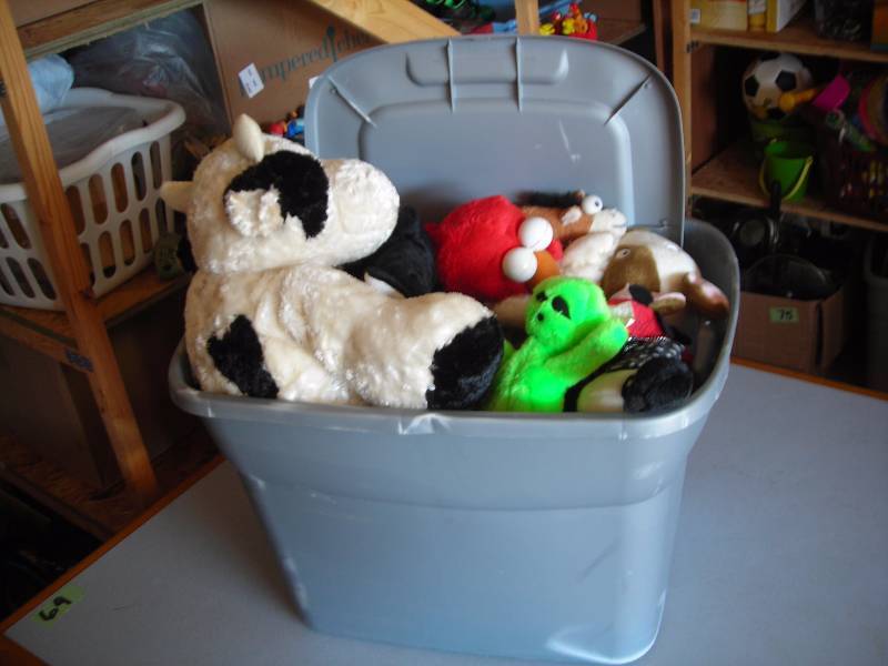 lot 97 image: Tote With Lid Full Of Plush Animals