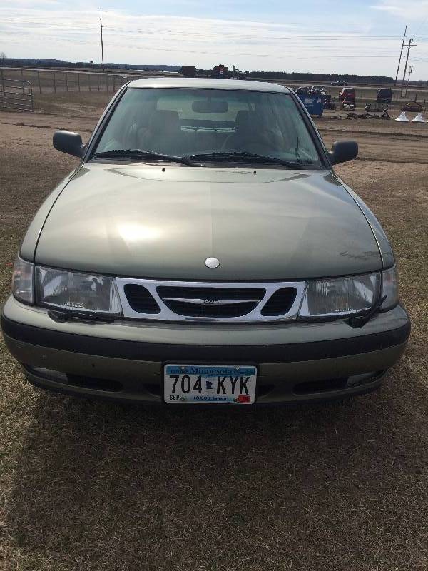 lot 2 image: 1999 Saab 9-3