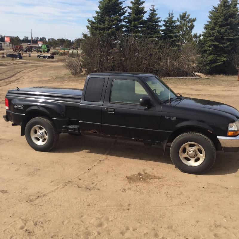 lot 3 image: 2000 Ford Ranger 4x4