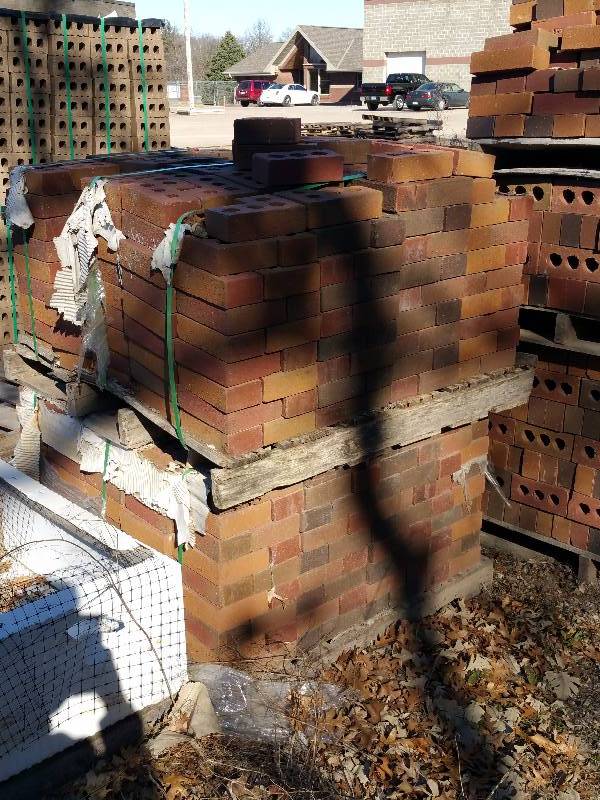 lot 25 image: (Almost 2 Cubes) L-Shaped Corner Brick