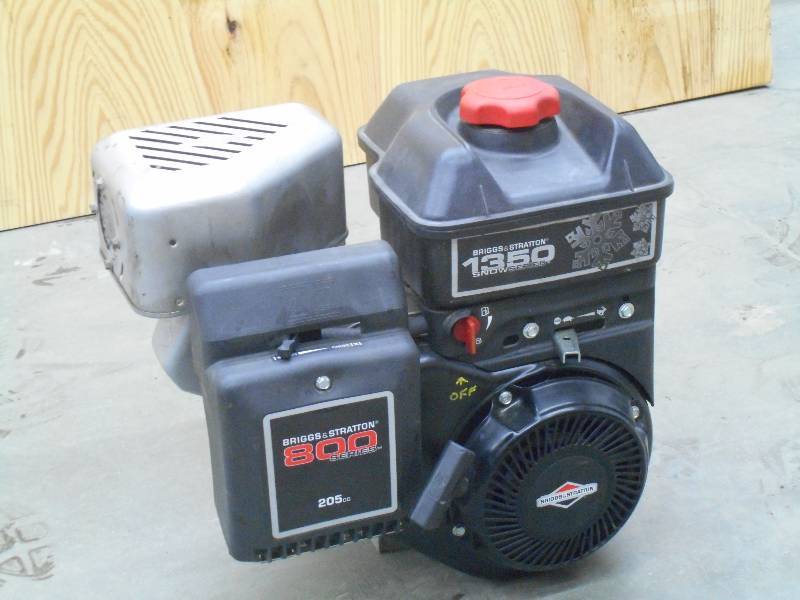 lot 4 image: Briggs & Stratton Gas Motor