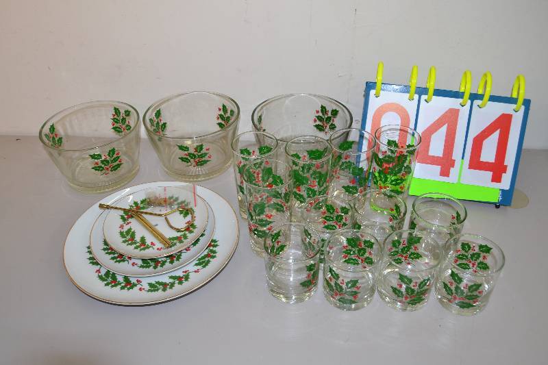 Indiana Holly Berry Dishes