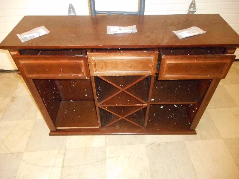 lot 7 image: WINE CABINET