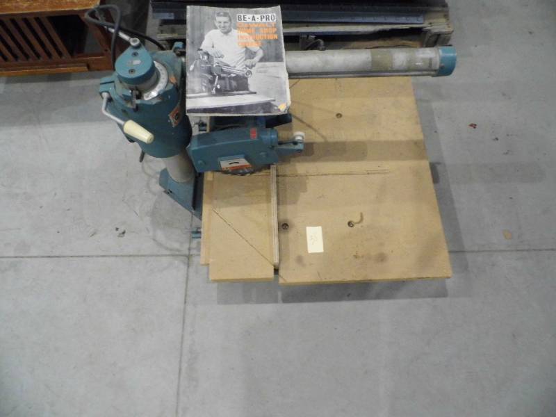 Black & Decker DeWalt Saw