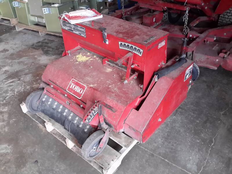 Toro Aeroseeder 82