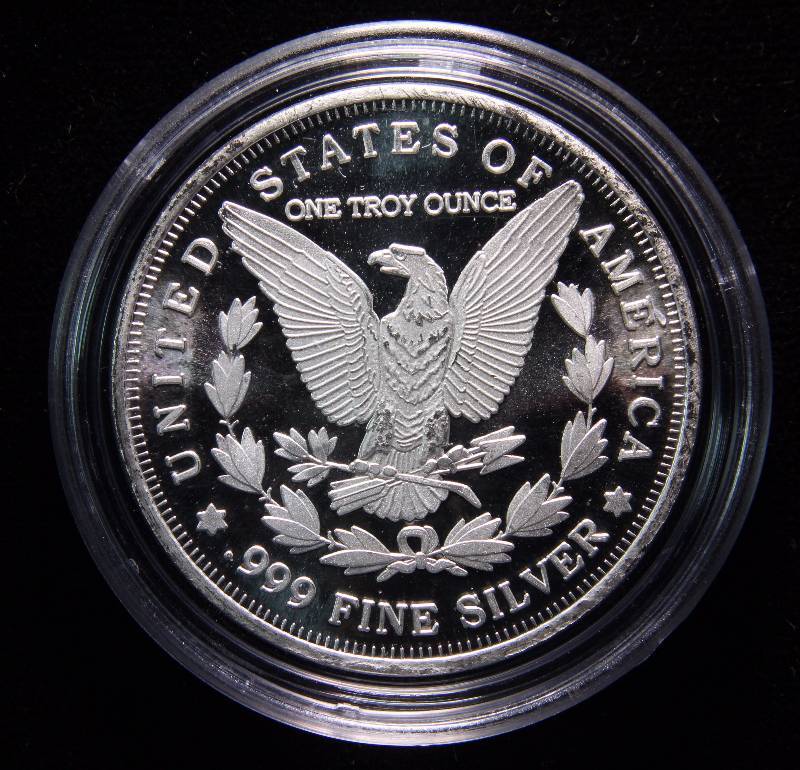 1 TROY OZ. .999 FINE SILVER 2016 MORGAN DOLLAR DESIGN IN AIRTITE HOLDER