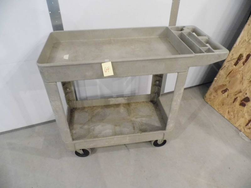 lot 64 image: Rolling Rubbermaid Cart