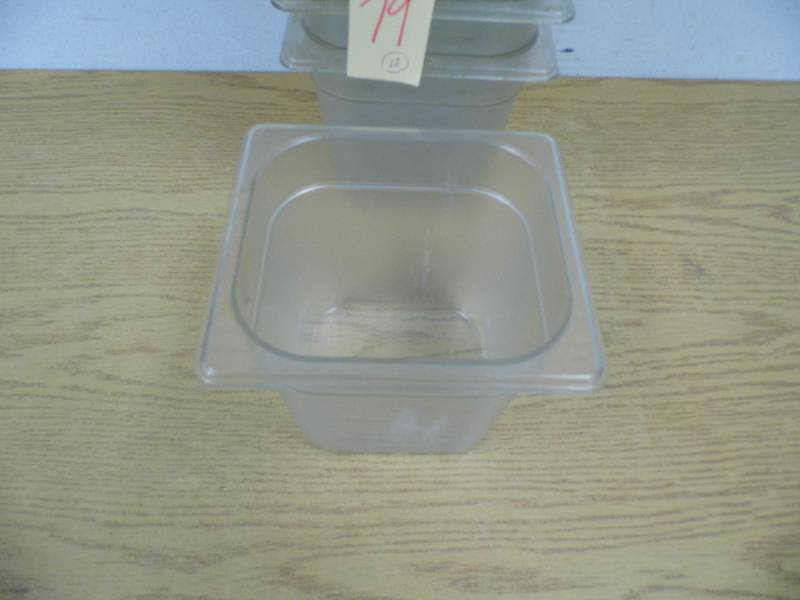 lot 79 image: Rubbermaid Containers