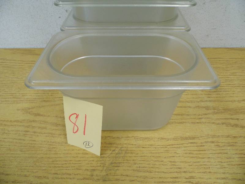 lot 81 image: Rubbermaid Containers