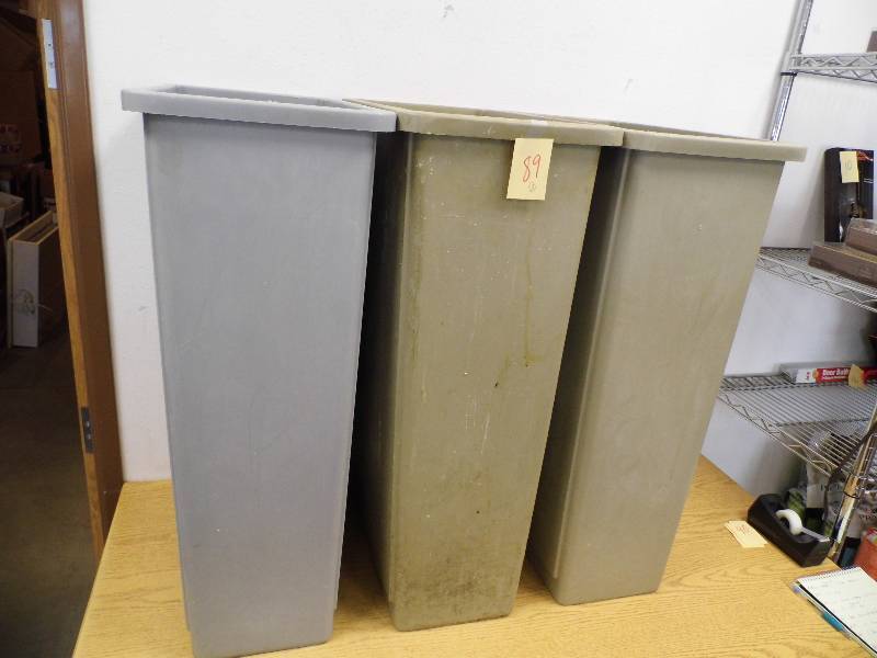 lot 89 image: 3 Commercial Kitchen Garbage Cans