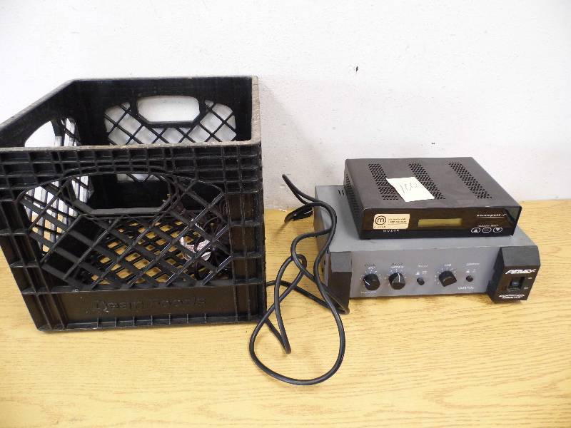 lot 100 image: Peavey Amp w Muzac Receiver