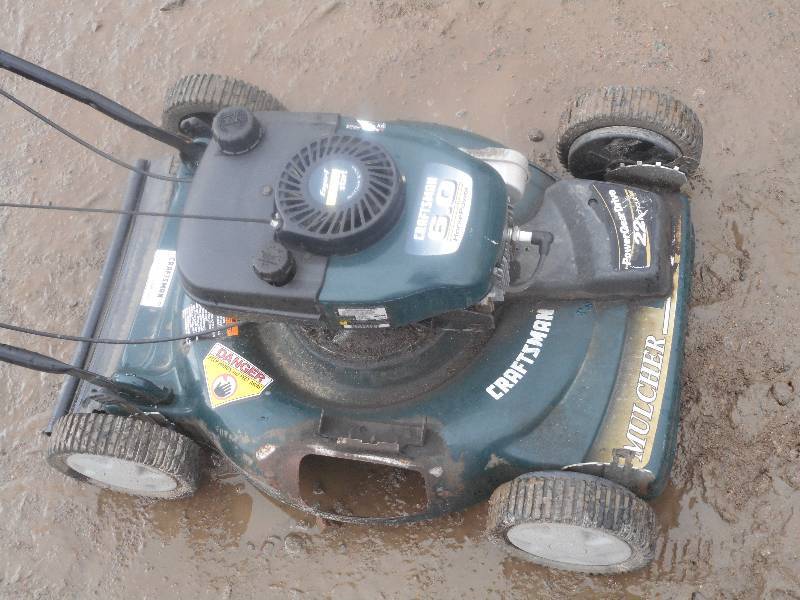 lot 4 image: Craftsman 6HP 22 Self-Propelled La...