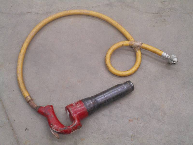 lot 11 image: Commercial Pneumatic Handheld Demol...