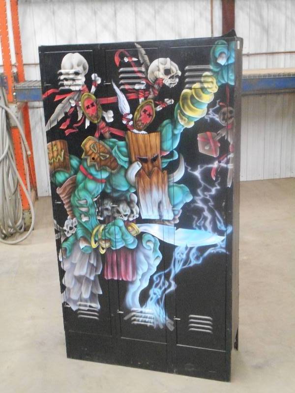 lot 34 image: Custom Painted 3-Section Steel Lock...