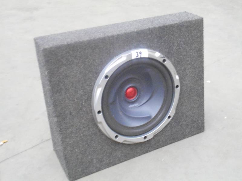 lot 39 image: Kenwood 800 Watt 12Volt Speaker Wit...