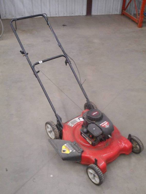 lot 46 image: Yard Machines 21 4HP Push Mower ...