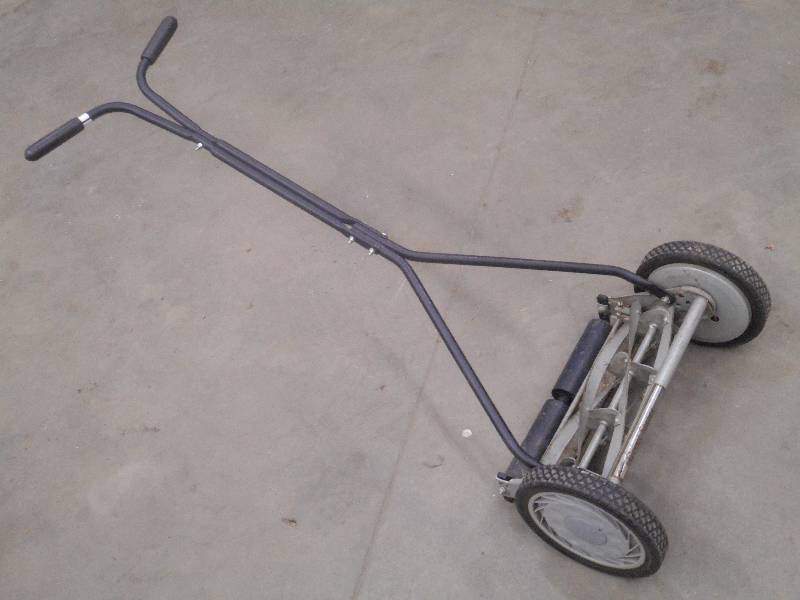 lot 48 image: Great States Reel Mower, Good Condi...