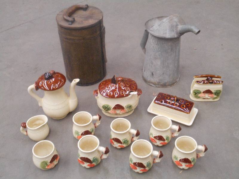 lot 54 image: Lot Of (2) Antiques & Complete Jap...