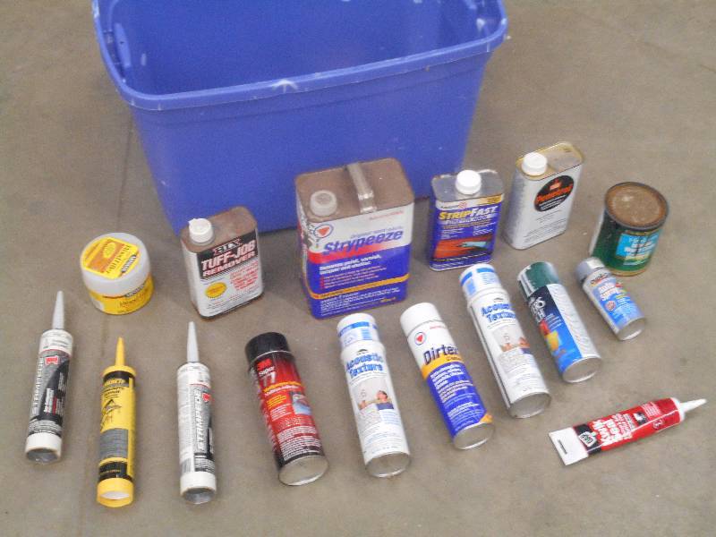 lot 63 image: Tote Of Assorted Stripper, Caulk, ...