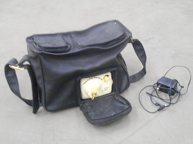 lot 65 image: Pump In Style Portable Breast Pump ...