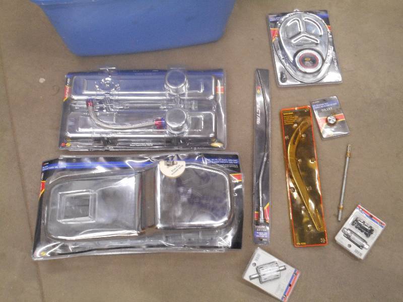 lot 67 image: Tote Of Auto Accessories Spectre S...