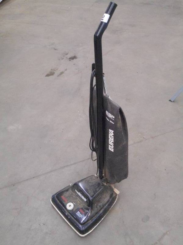 lot 80 image: Eureka The Boss Vaccum Cleaner ...