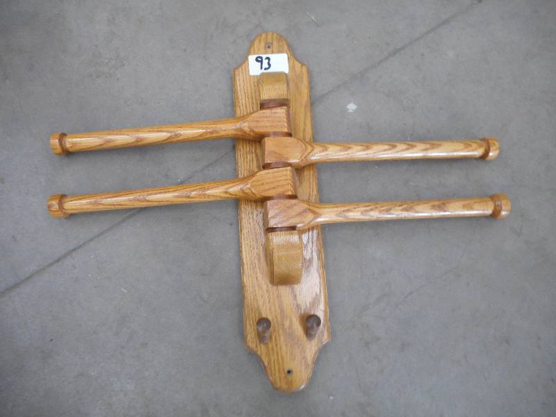 lot 93 image: Nice Handmade Oak Wall-Mount Coat R...