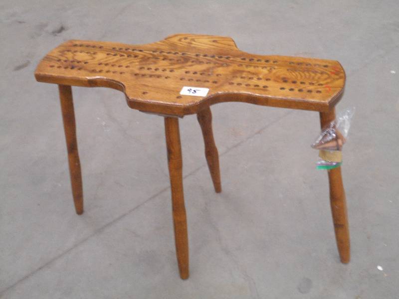 lot 95 image: Nice Handmade Oak Game Board, Pegs ...