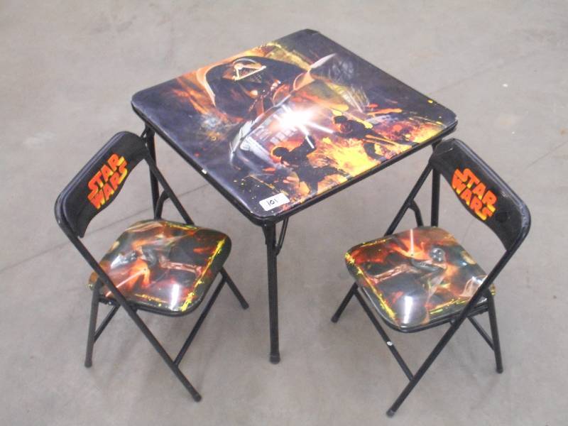 lot 101 image: 24x24 Childrens Star Wars Table W...
