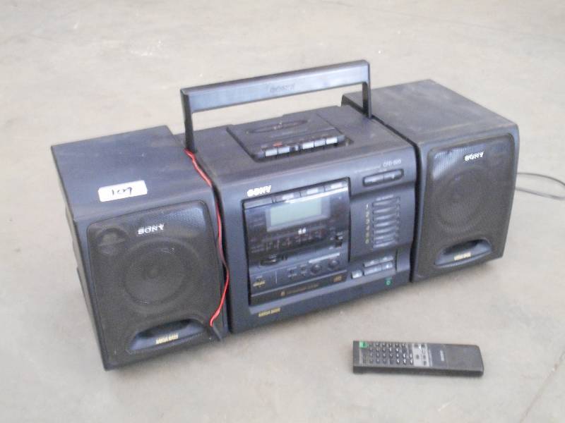 lot 109 image: Sony CFD-600 Stereo, Portable...