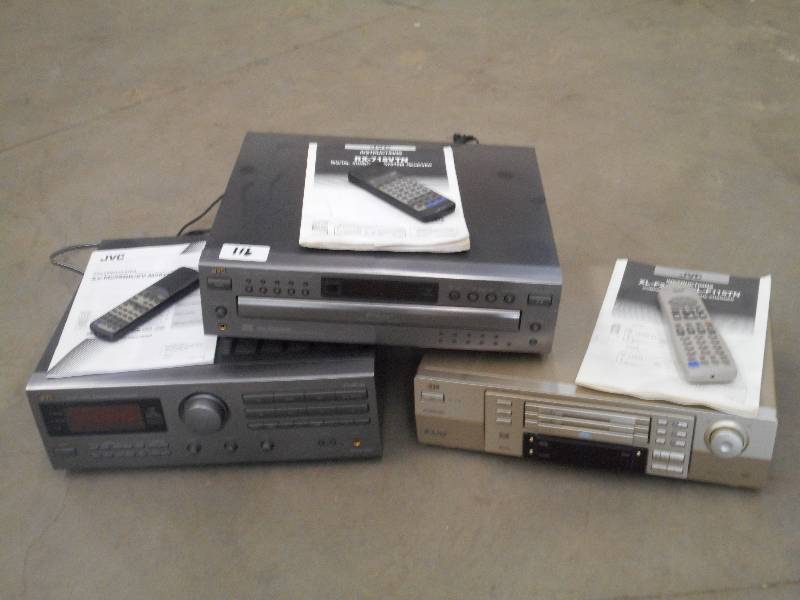 lot 116 image: Lot Of JVC 5-Disc CD Changer, JVS ...