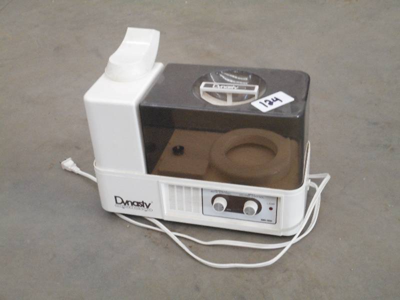 lot 124 image: Dynasty Ultrasonic Humidifier...