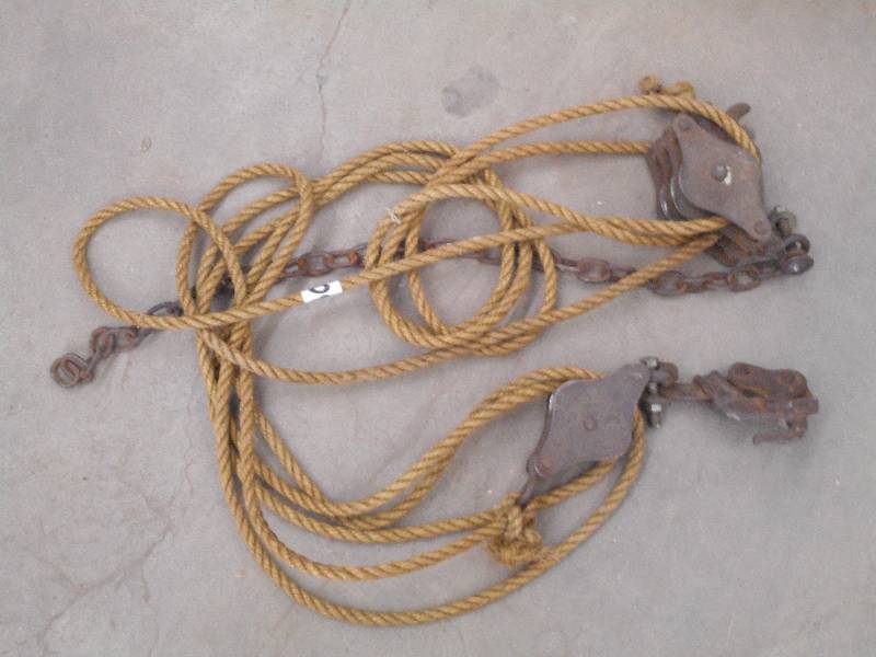 lot 130 image: Vintage Rope & Pulley Set ...