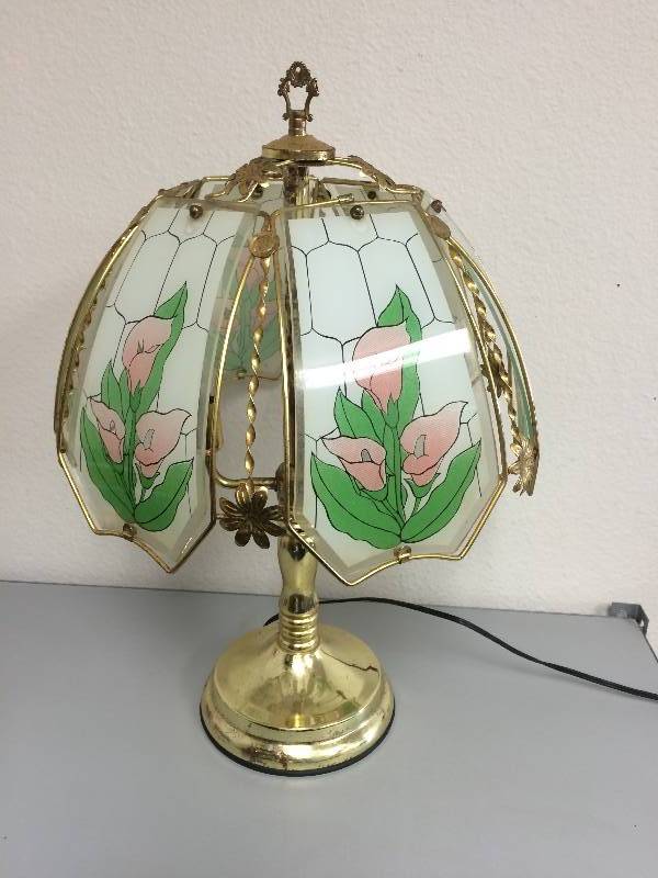 lot 4 image: Touch Table Lamp