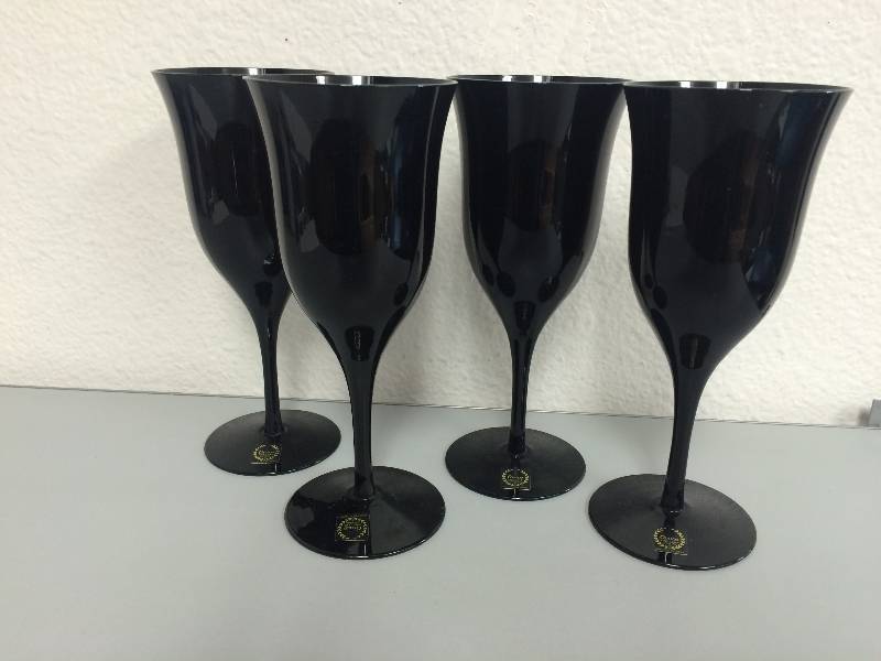lot 5 image: Carico Fine Lead Crystal Wine Glasses