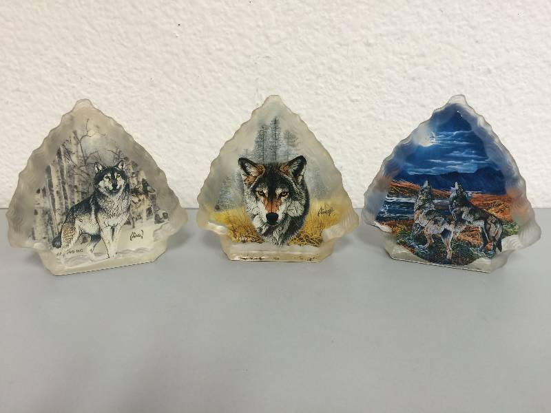 lot 8 image: Wolf Spirit Collection