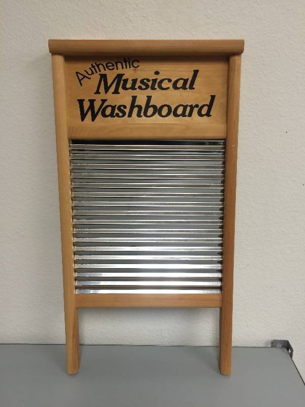 lot 21 image: Musical Washboard