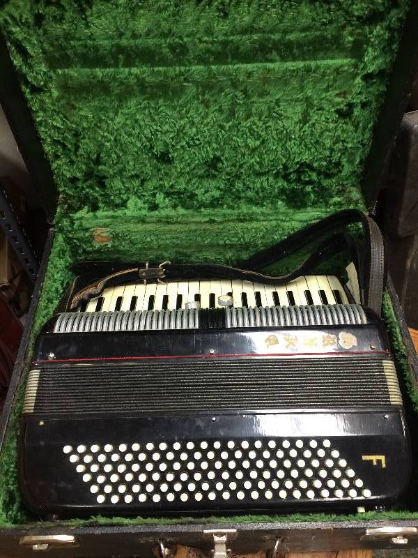 lot 31 image: Alfred Arnold Accordion