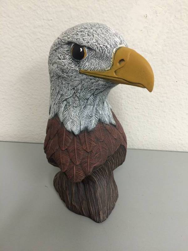 lot 34 image: Eagle Head