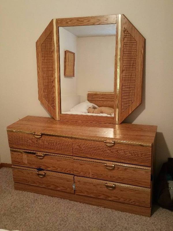 lot 12 image: Complete 3 Piece Bedroom Set