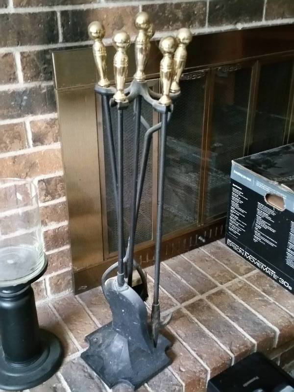 lot 21 image: Fireplace Tools