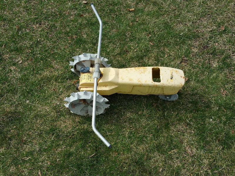 lot 31 image: Better Homes & Gardens Cast Iron Lawn Tractor